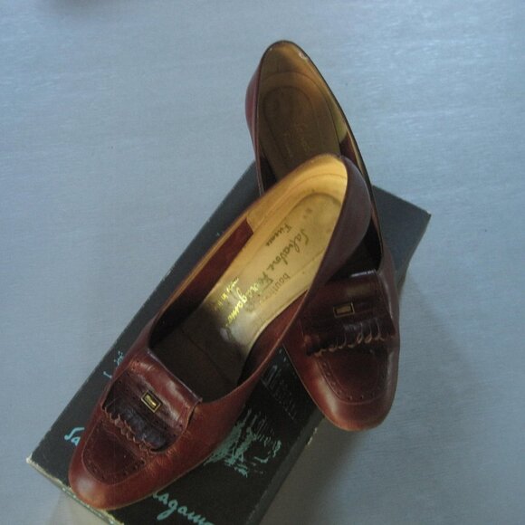 Salvatore Ferragamo Shoes Florence Italy 9 1/2 B Gently Worn with Box - Picture 2 of 4